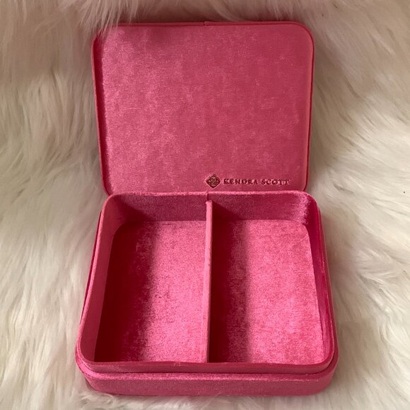 KENDRA SCOTT Jada Gold & Silver Band Ring Set RING SIZE 7 with Jewelry Box - Picture 6 of 6